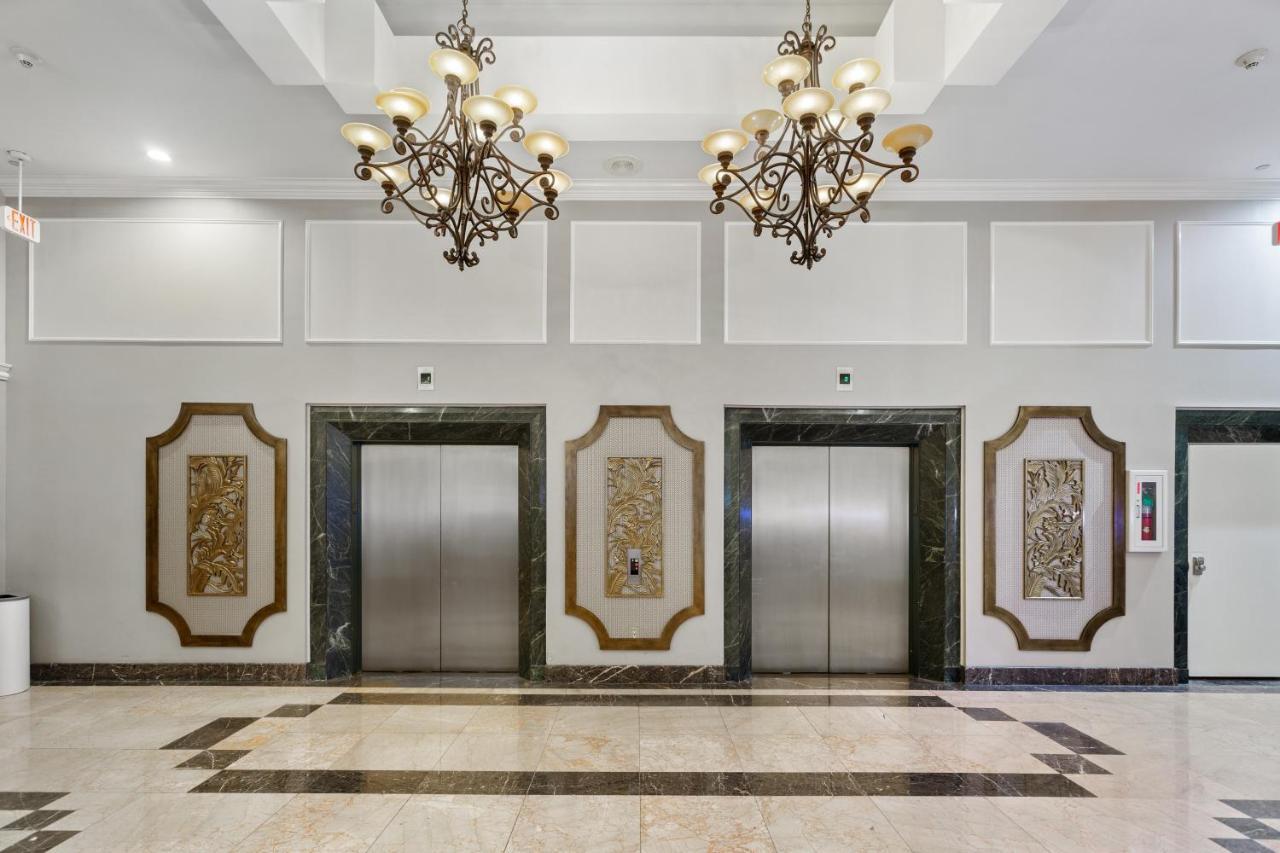 Отель Wyndham Garden Baronne Plaza Новый Орлеан Экстерьер фото