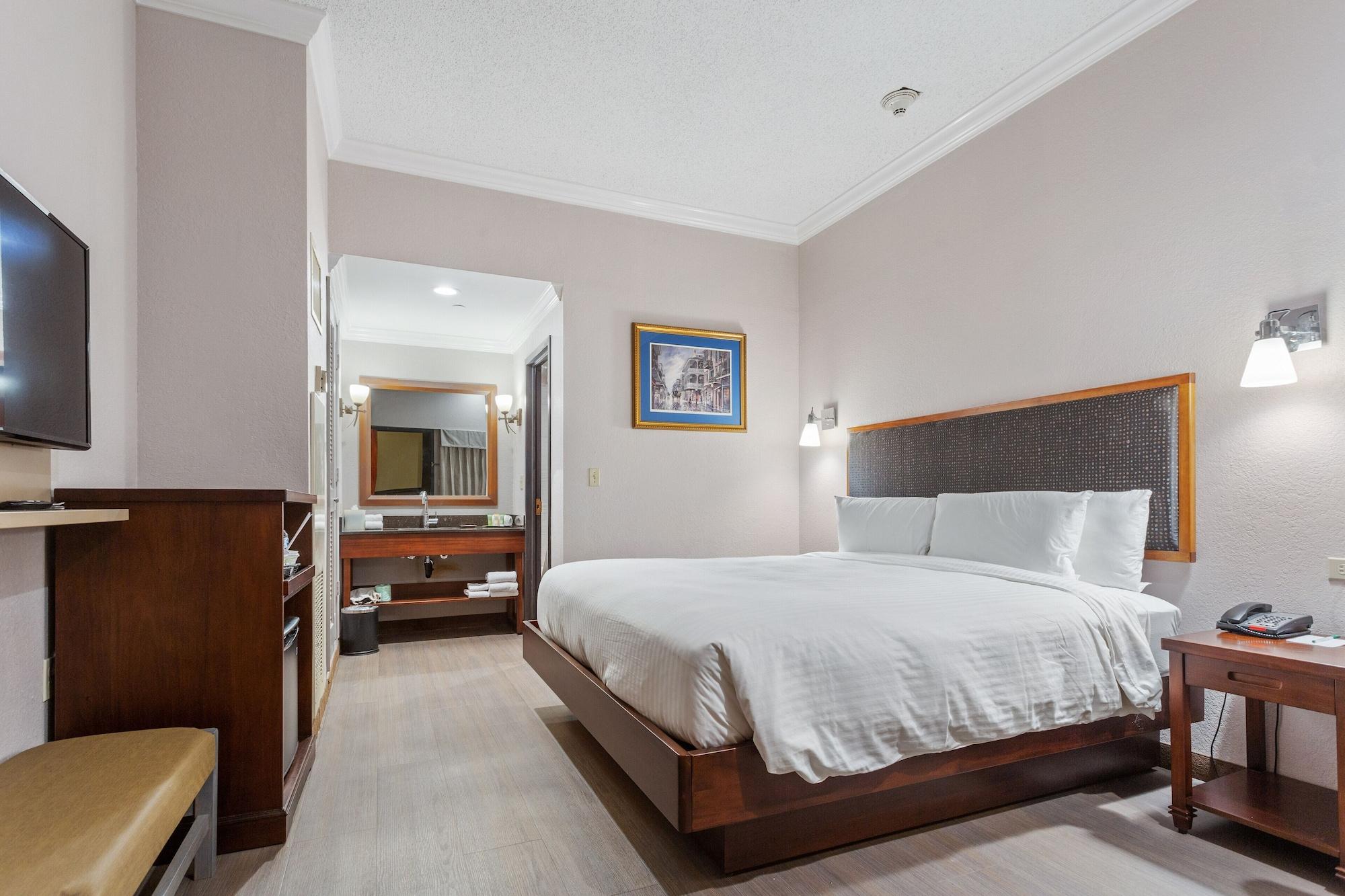Отель Wyndham Garden Baronne Plaza Новый Орлеан Экстерьер фото