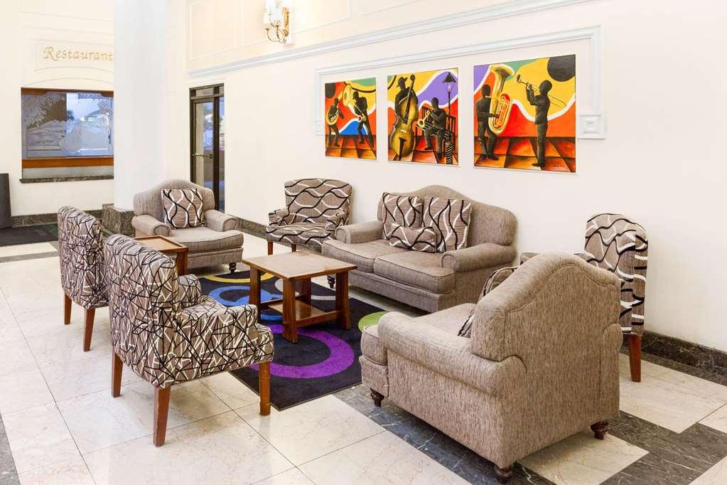 Отель Wyndham Garden Baronne Plaza Новый Орлеан Интерьер фото
